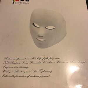 LED light skin care mask